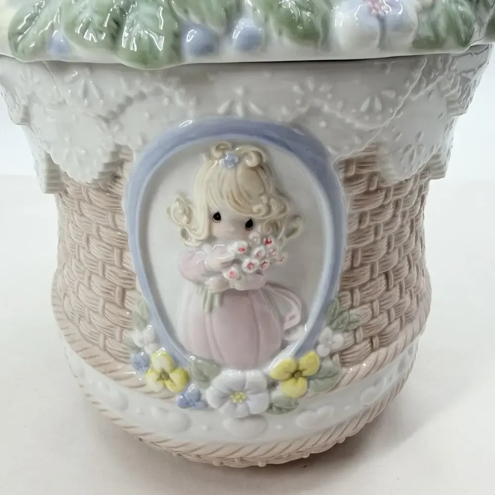 Precious Moments 170011 Flower Basket Cookie Jar 1995 The Kitchen Is The Heart